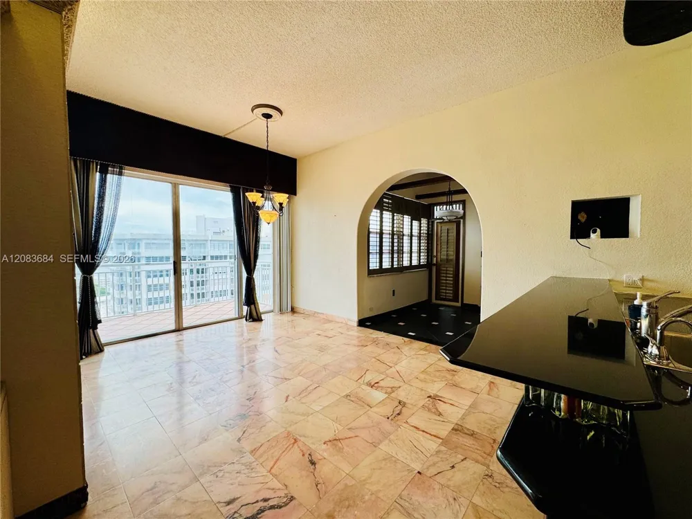 18071 Biscayne Blvd #PH03 & PH04 Aventura, FL 33160