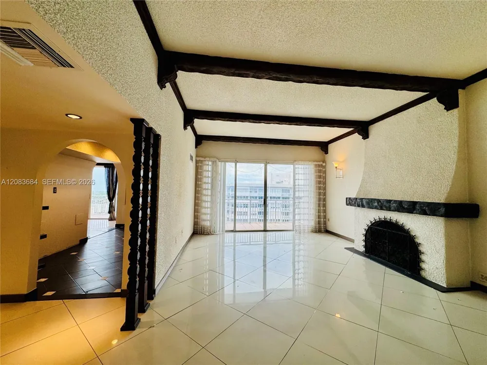 18071 Biscayne Blvd #PH03 & PH04 Aventura, FL 33160