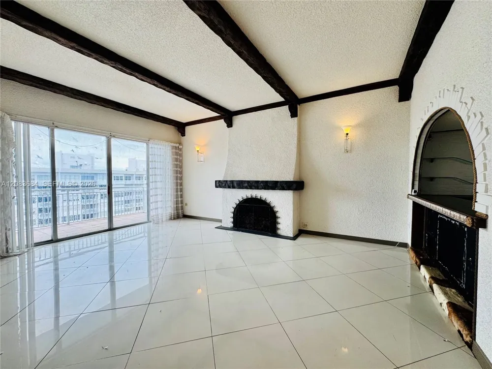 18071 Biscayne Blvd #PH03 & PH04 Aventura, FL 33160