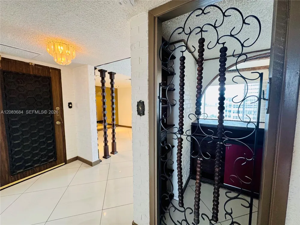 18071 Biscayne Blvd #PH03 & PH04 Aventura, FL 33160