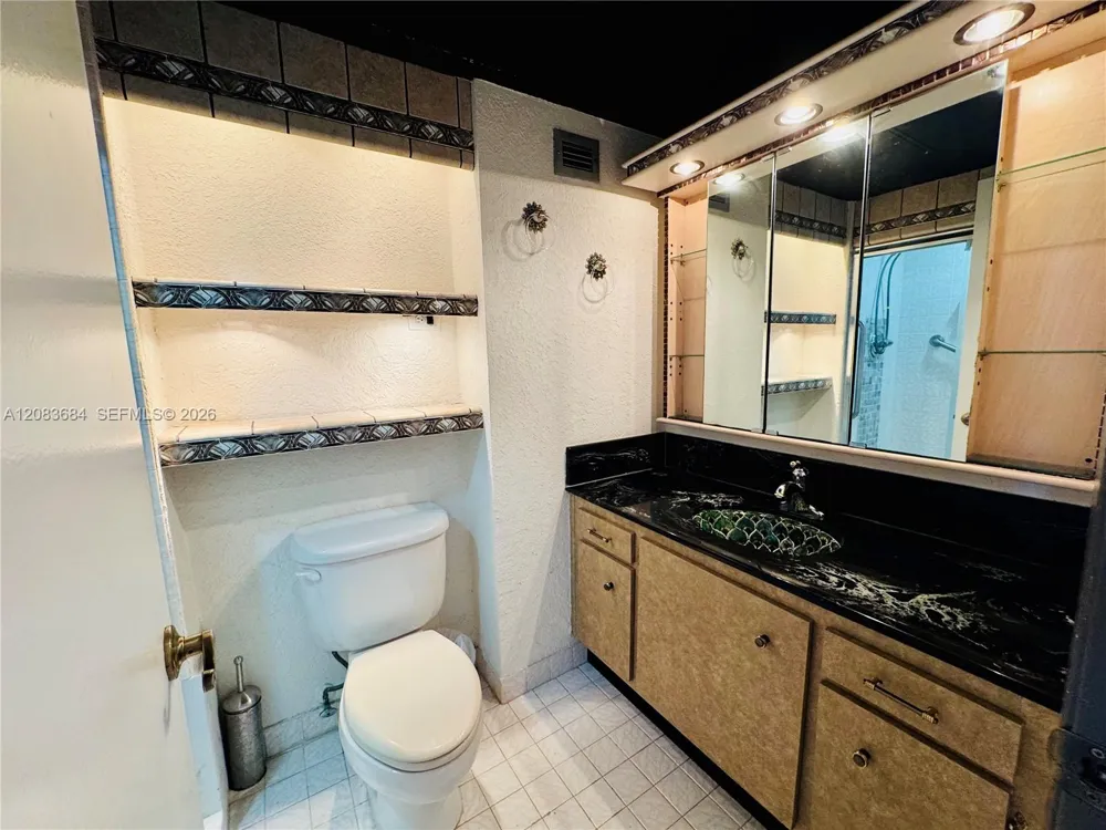 18071 Biscayne Blvd #PH03 & PH04 Aventura, FL 33160