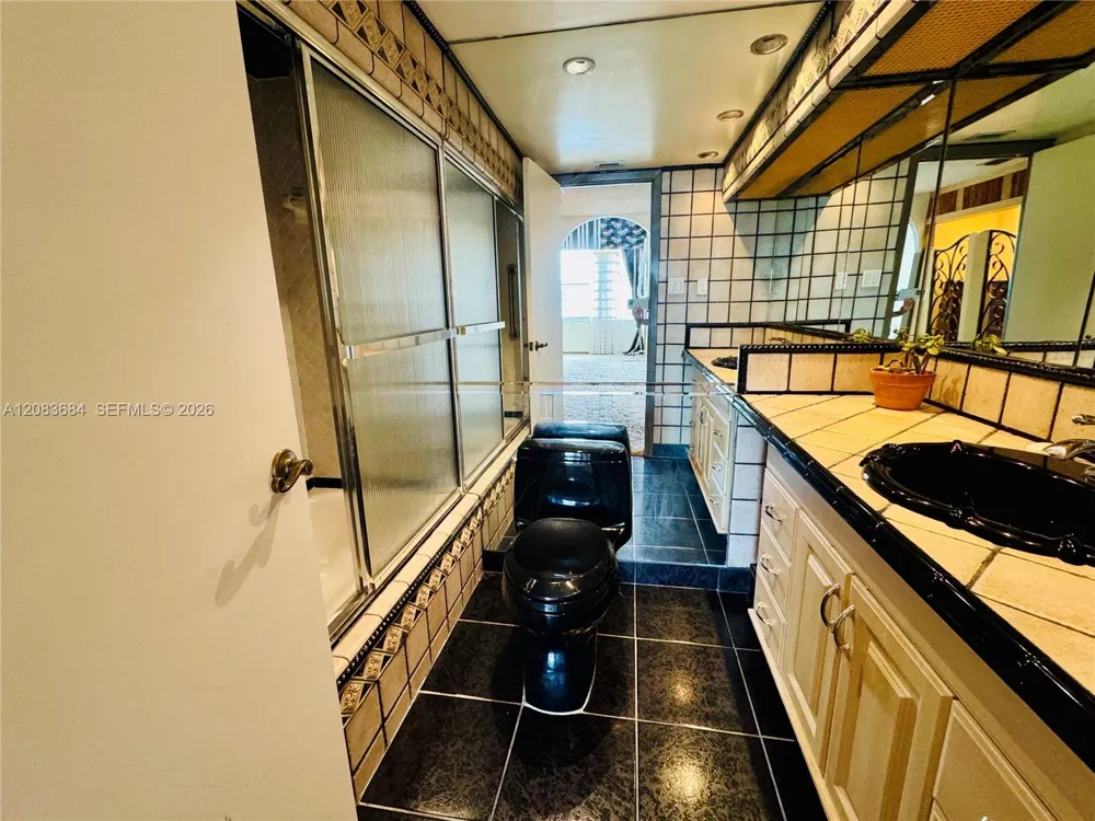 18071 Biscayne Blvd #PH03 & PH04 Aventura, FL 33160