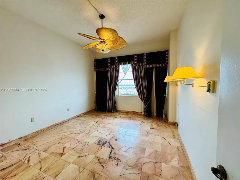18071 Biscayne Blvd #PH03 & PH04 Aventura, FL 33160