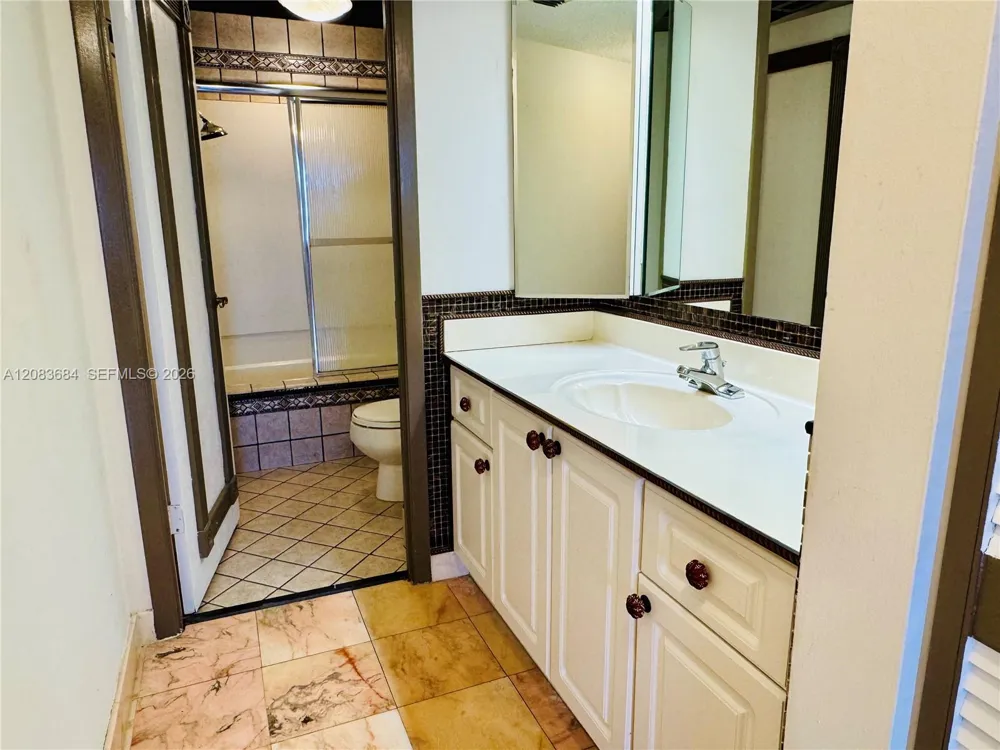 18071 Biscayne Blvd #PH03 & PH04 Aventura, FL 33160