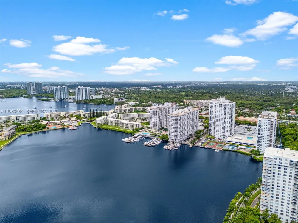 18071 Biscayne Blvd #PH03 & PH04 Aventura, FL 33160