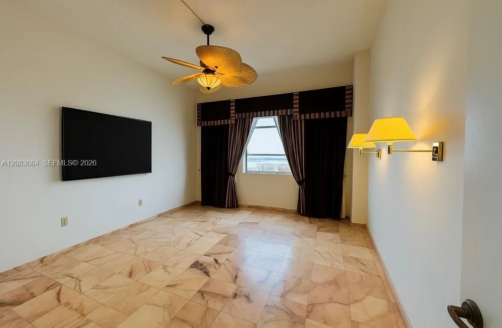 18071 Biscayne Blvd #PH03 & PH04 Aventura, FL 33160