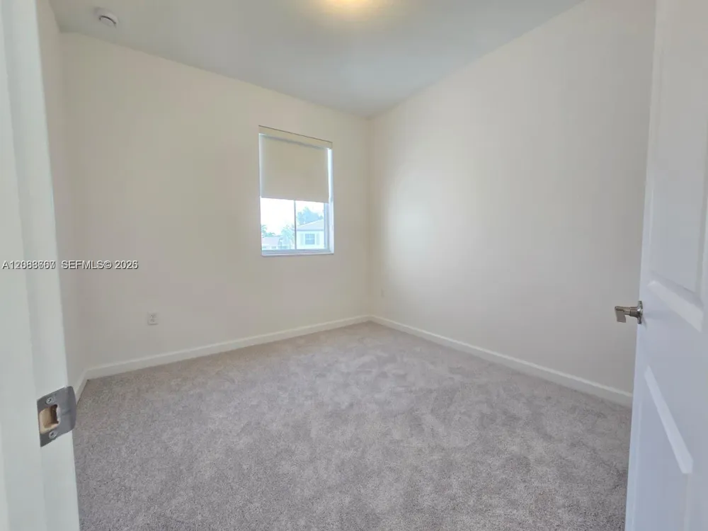 2670 SE 24th Ct Homestead, FL 33035