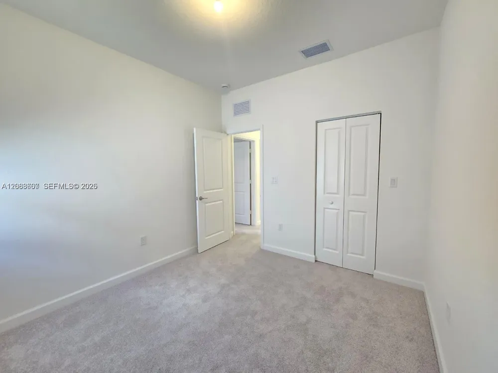 2670 SE 24th Ct Homestead, FL 33035