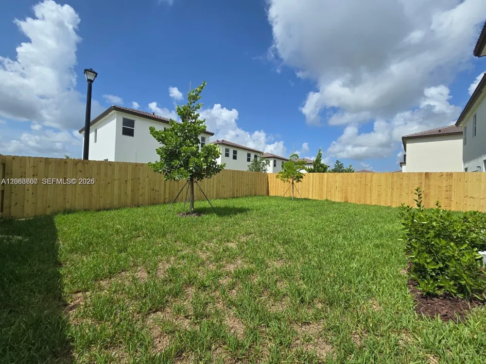 2670 SE 24th Ct Homestead, FL 33035