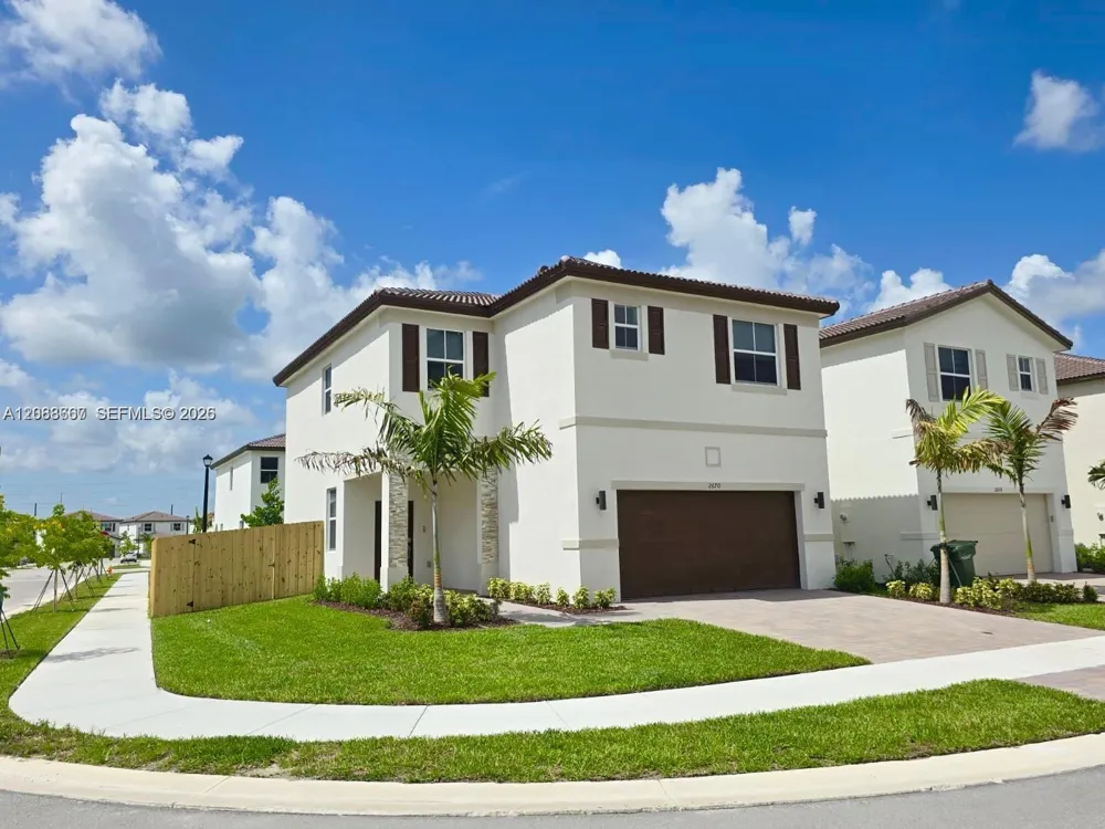 2670 SE 24th Ct Homestead, FL 33035