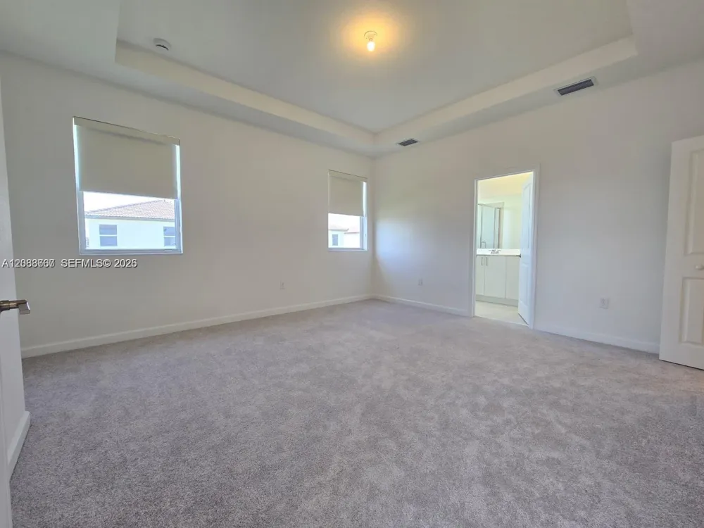 2670 SE 24th Ct Homestead, FL 33035