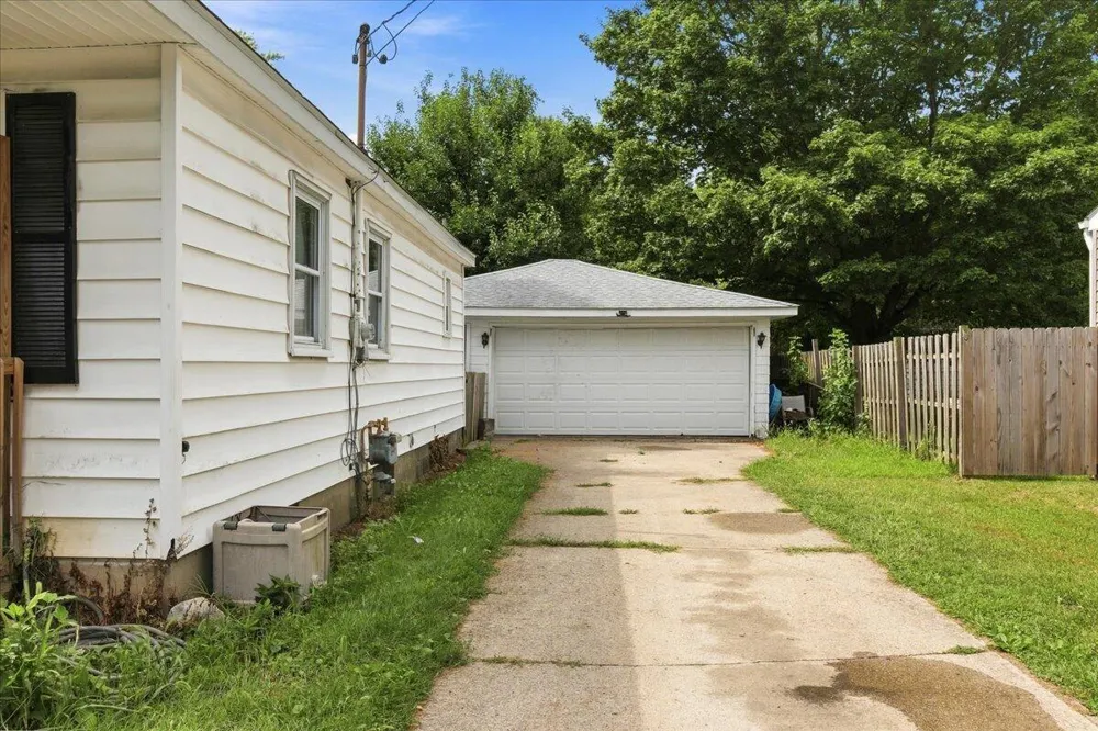116 Northway Street Augusta, MI 49012