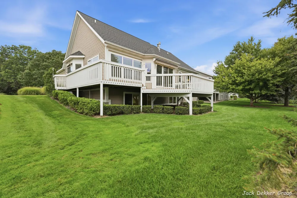 509 Hunters Run Circle Holland, MI 49423