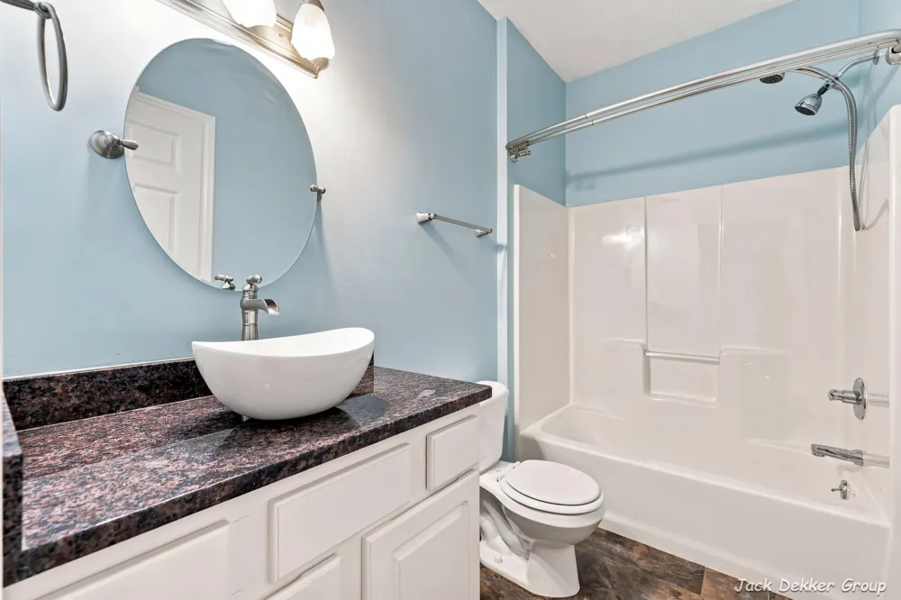509 Hunters Run Circle Holland, MI 49423