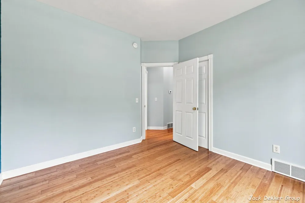 509 Hunters Run Circle Holland, MI 49423