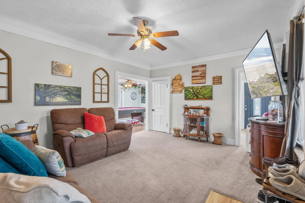 204 South Street Jonesville, MI 49250