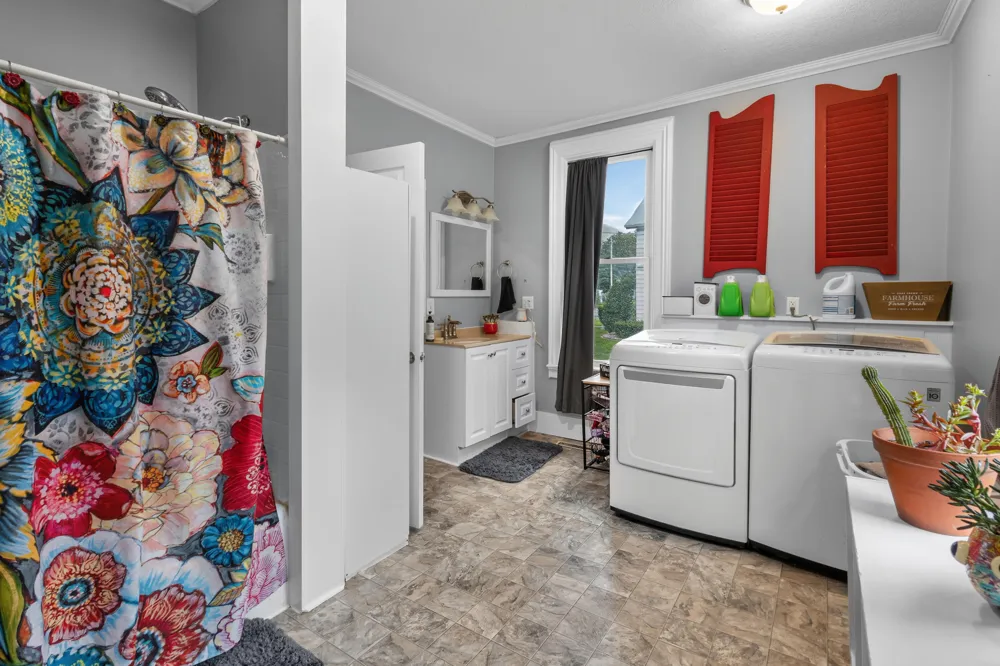 204 South Street Jonesville, MI 49250