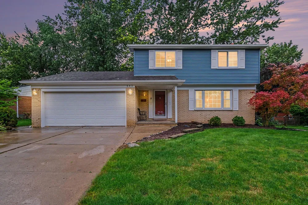 542 Eastlook Drive Saline, MI 48176