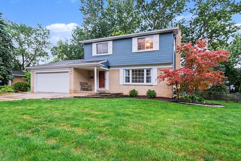 542 Eastlook Drive Saline, MI 48176