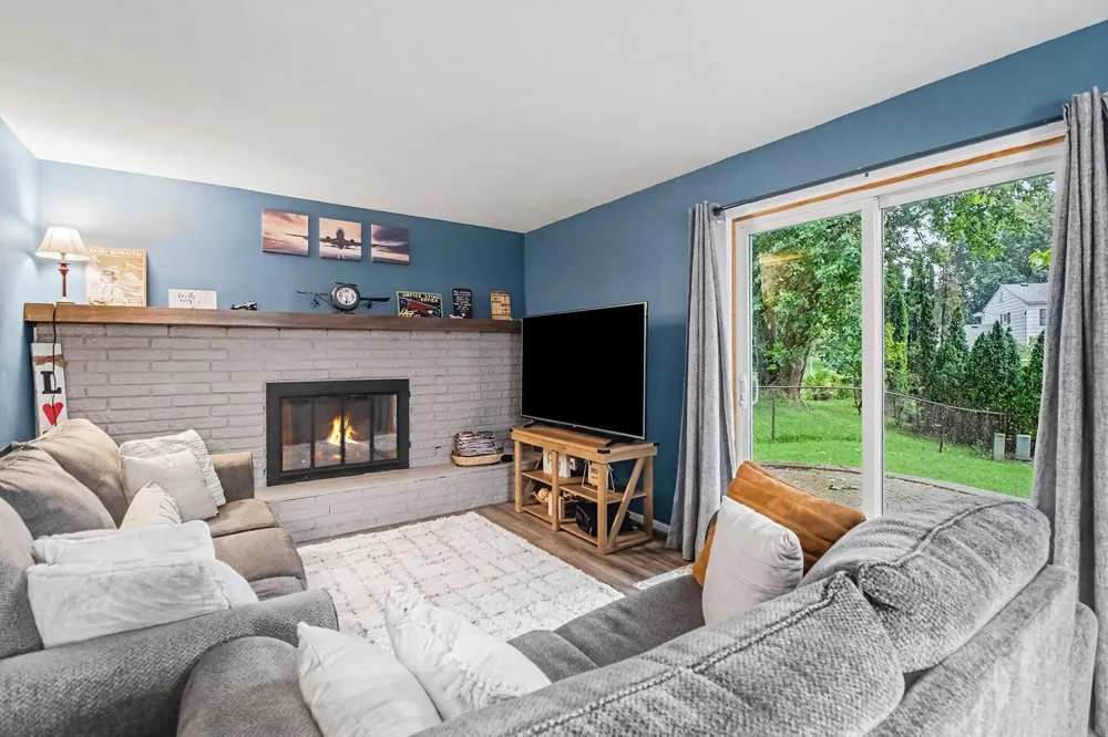 542 Eastlook Drive Saline, MI 48176
