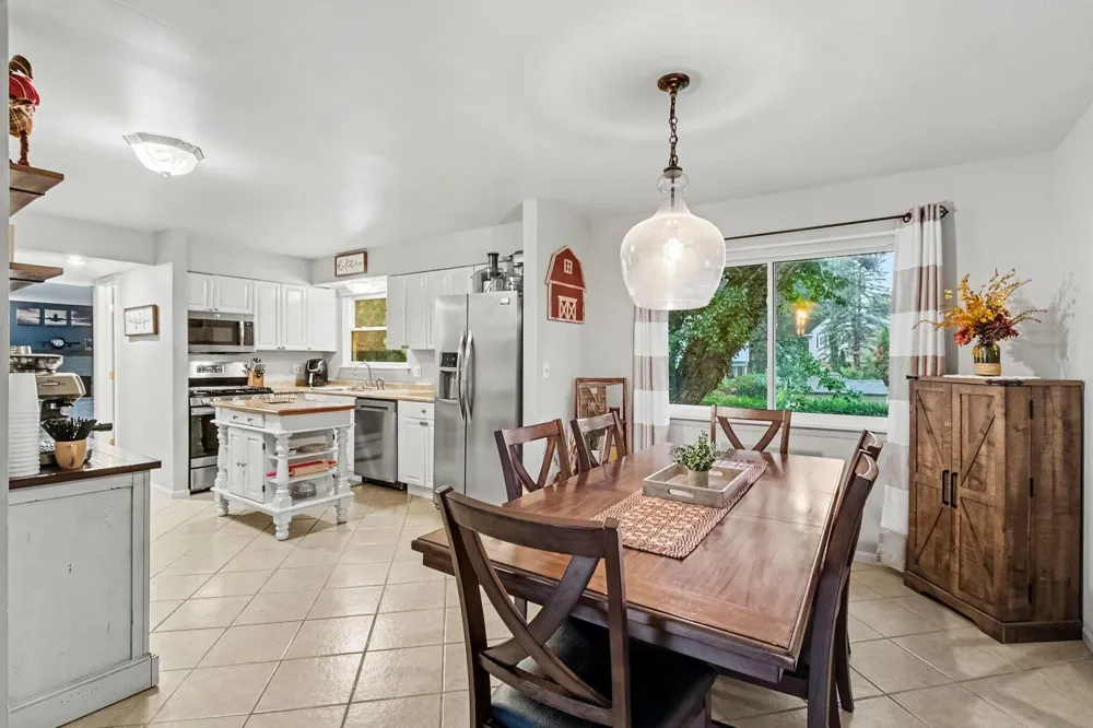 542 Eastlook Drive Saline, MI 48176