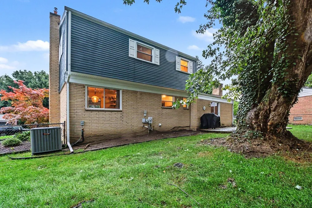 542 Eastlook Drive Saline, MI 48176