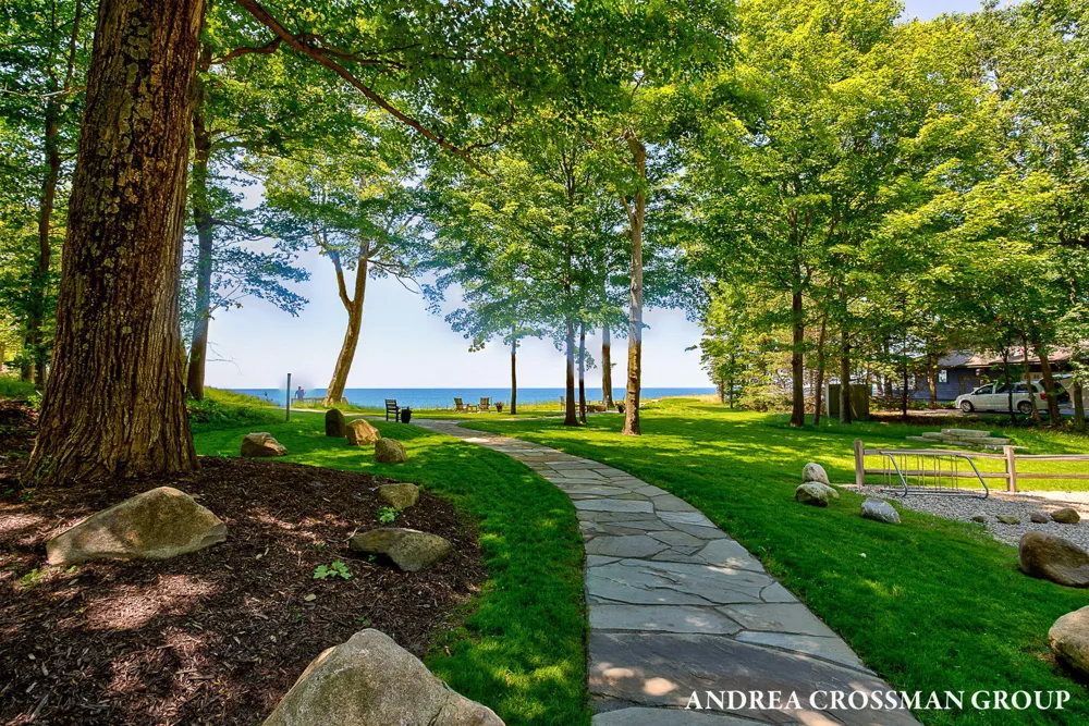 12231225 Ash Drive South Haven, MI 49090