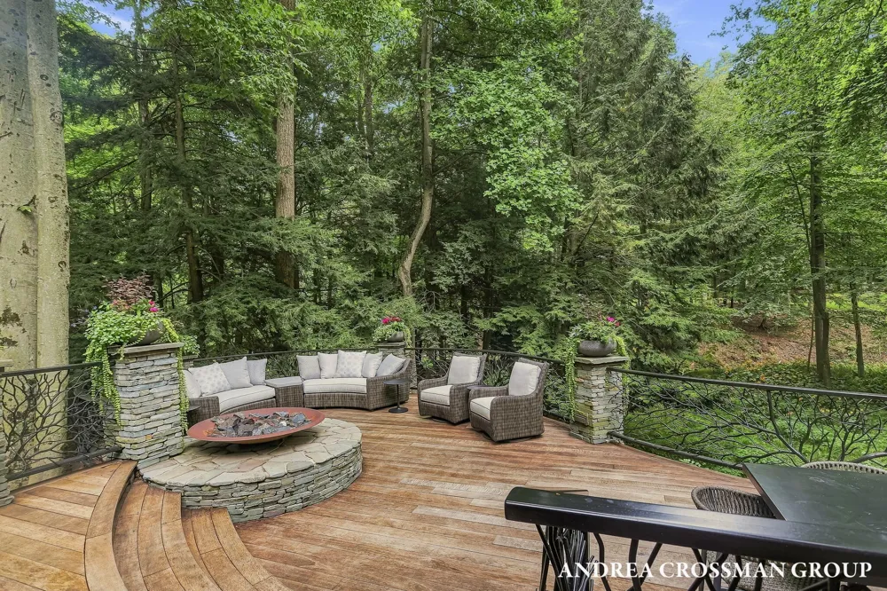 12231225 Ash Drive South Haven, MI 49090