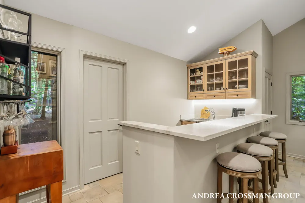 12231225 Ash Drive South Haven, MI 49090