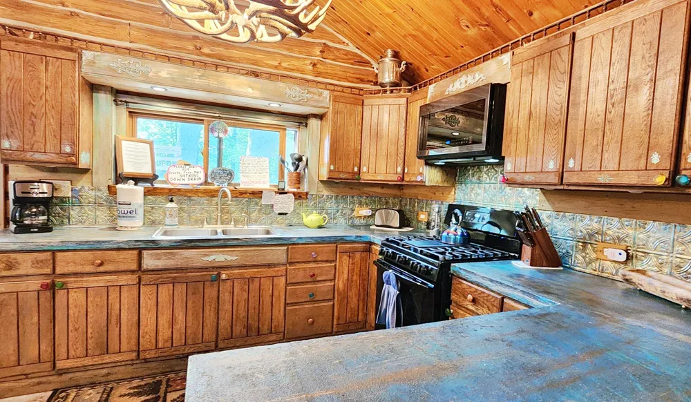 9557 E Anthony Road Branch, MI 49402