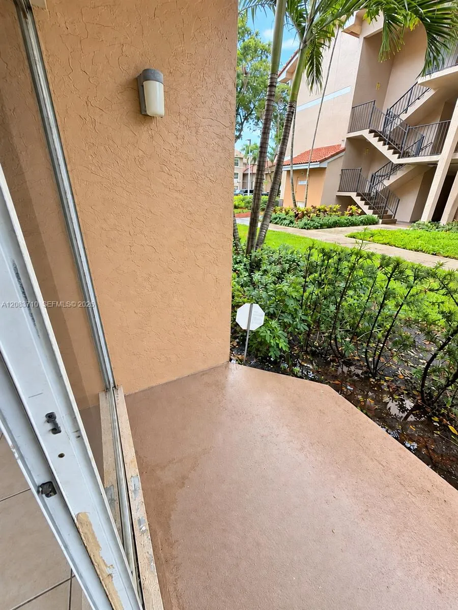 8821 Wiles Rd #102 Coral Springs, FL 33067