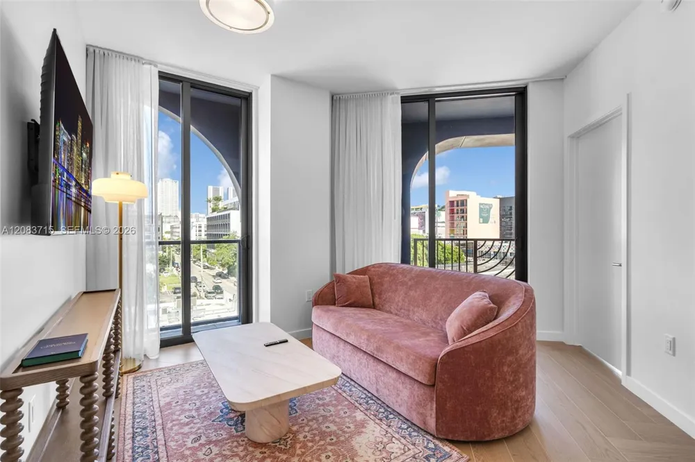 2700 NW 2nd Ave #422 Miami, FL 33127