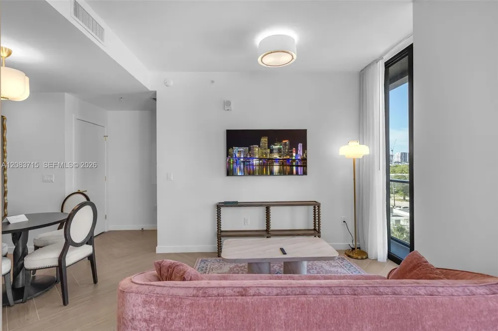 2700 NW 2nd Ave #422 Miami, FL 33127