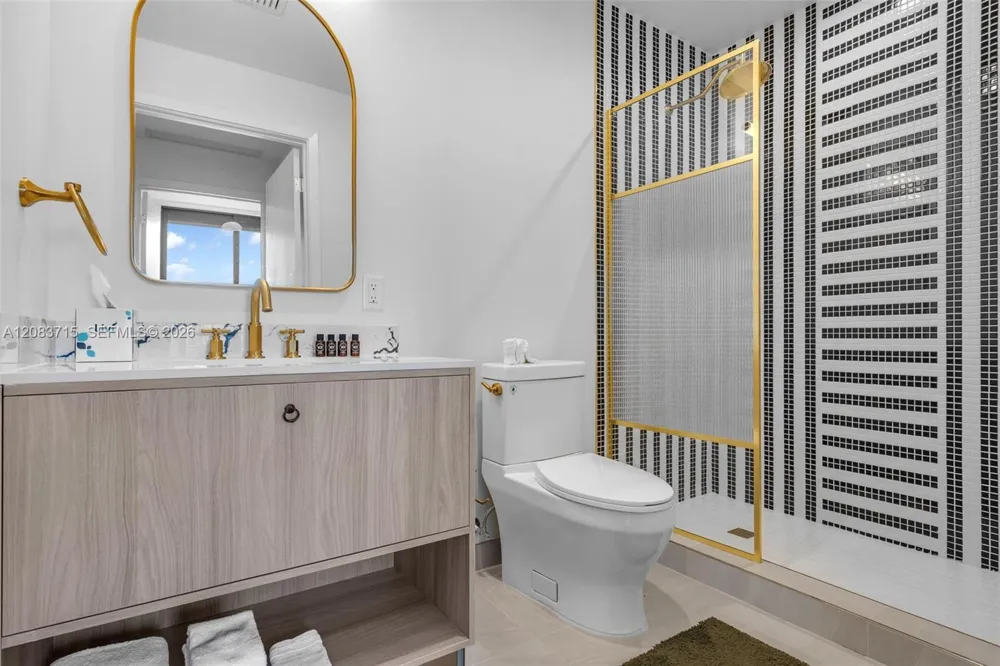 2700 NW 2nd Ave #422 Miami, FL 33127