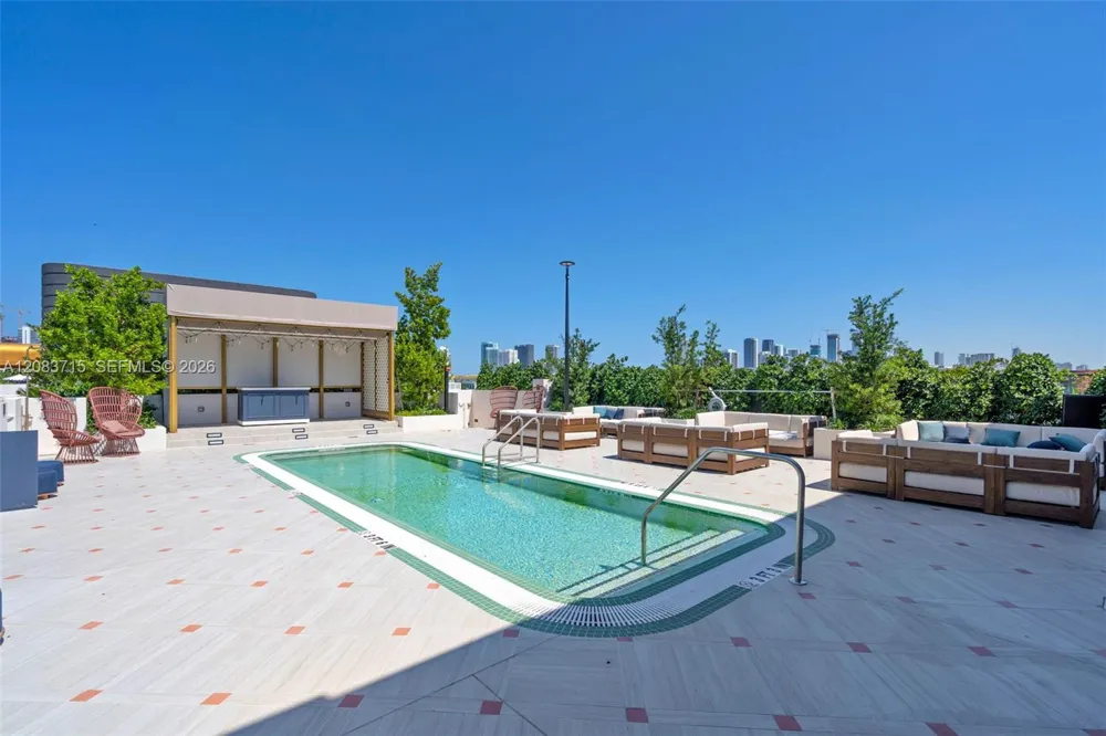 2700 NW 2nd Ave #422 Miami, FL 33127
