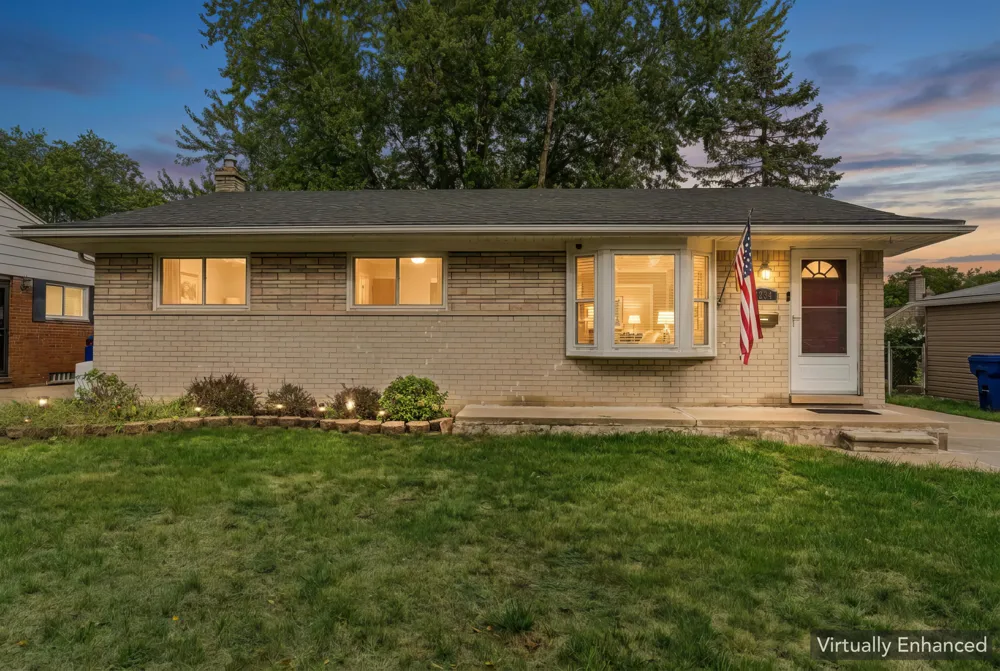 8234 Holly Drive Canton, MI 48187