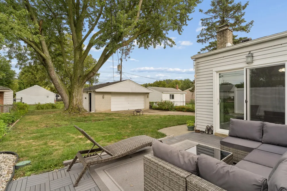 8234 Holly Drive Canton, MI 48187