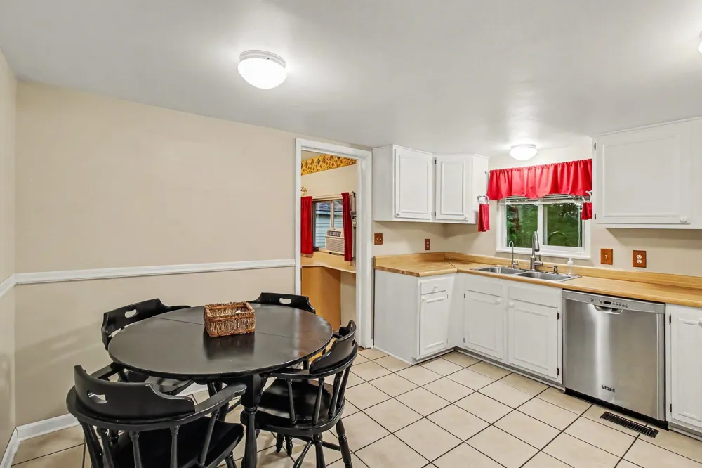 3219 West Street Milford, MI 48380