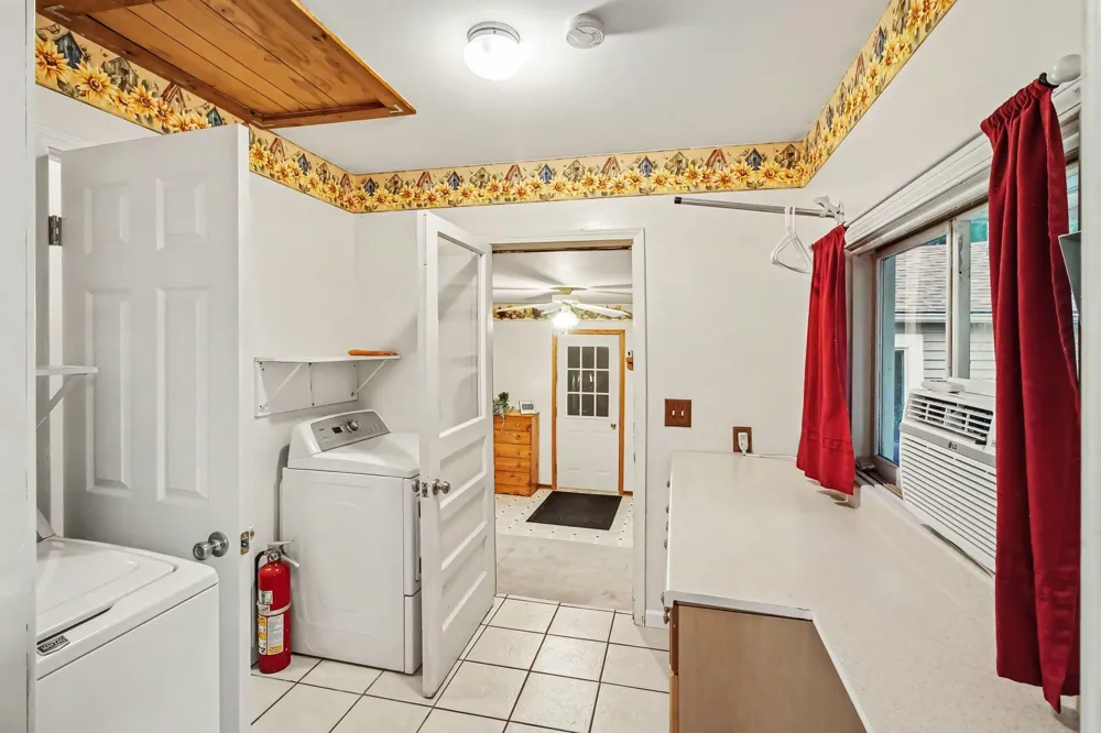 3219 West Street Milford, MI 48380