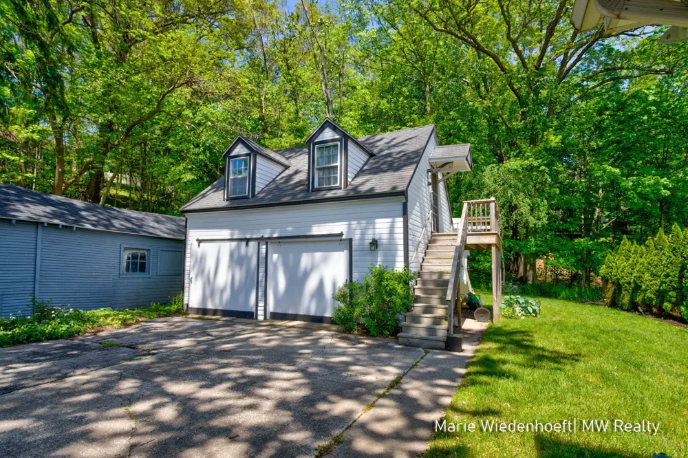 722 Lake Street Saugatuck, MI 49453