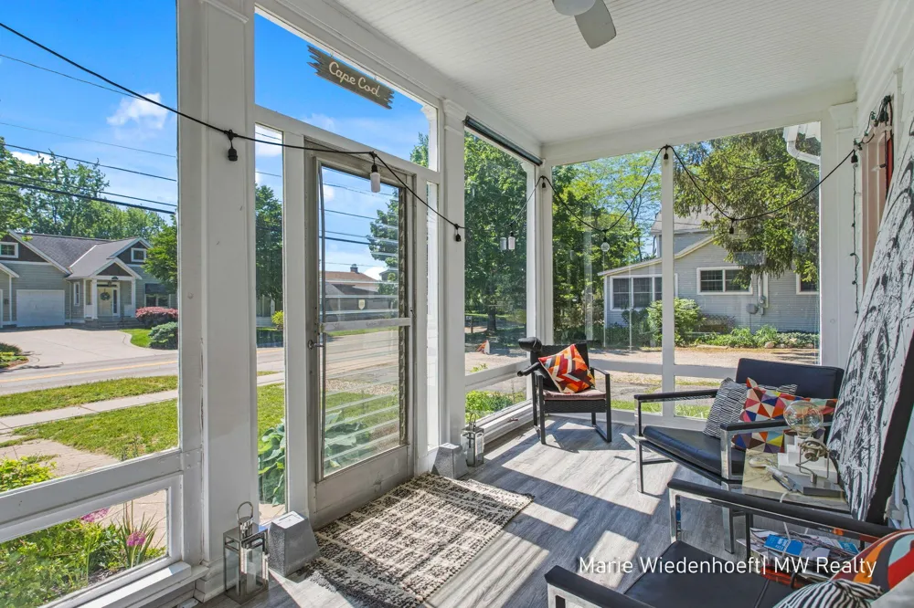 722 Lake Street Saugatuck, MI 49453