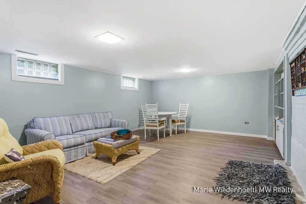 722 Lake Street Saugatuck, MI 49453