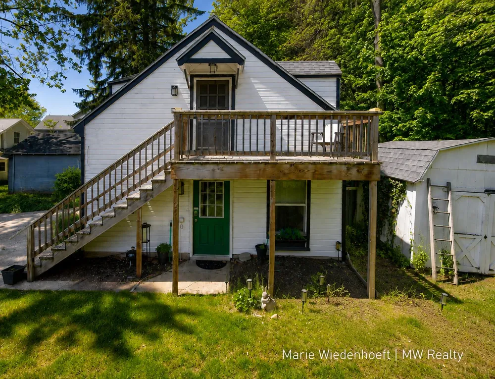 722 Lake Street Saugatuck, MI 49453