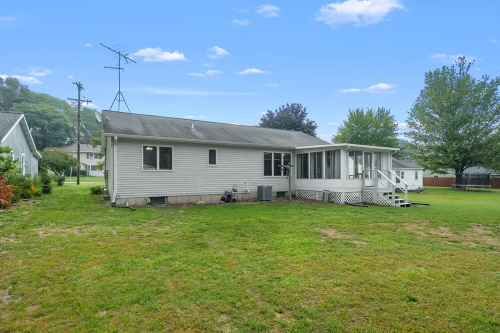 3343 John Street Ravenna, MI 49451