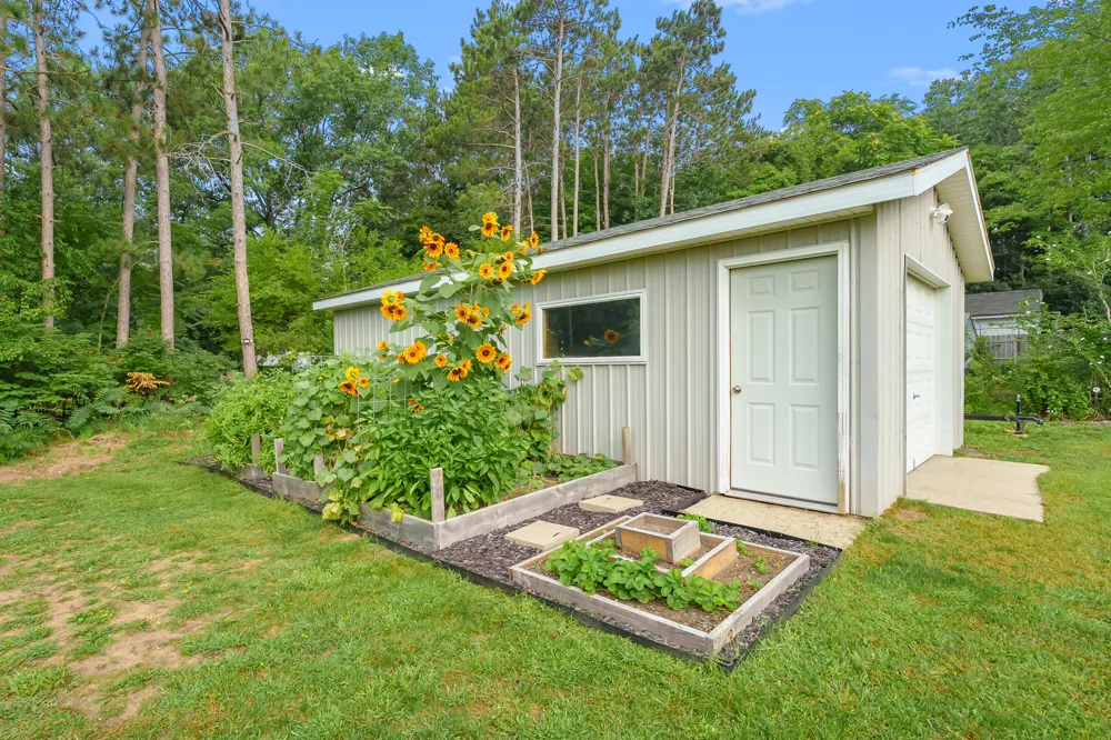 3343 John Street Ravenna, MI 49451