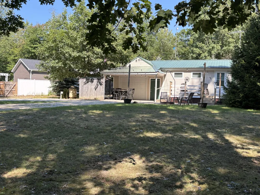 7502 W Tolliver Street Mears, MI 49436