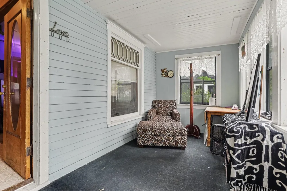 909 Clinton Avenue Kalamazoo, MI 49001