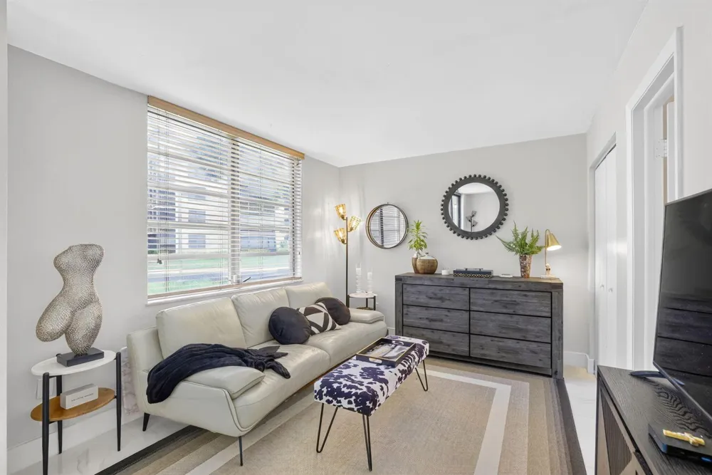 1000 COLONY POINT CIRCLE #108 Pembroke Pines, FL 33026