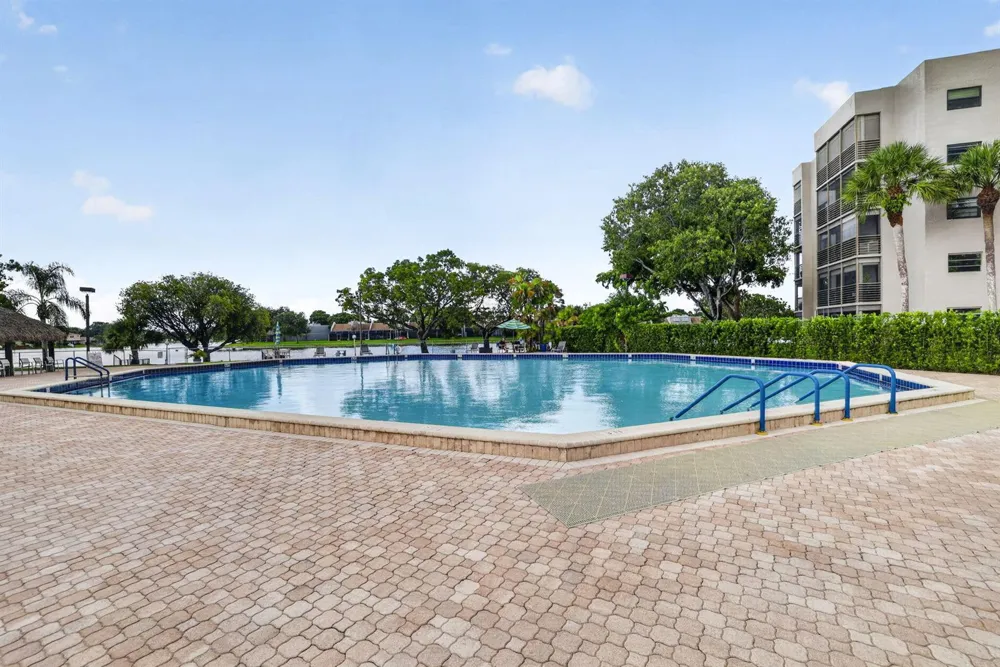 1000 COLONY POINT CIRCLE #108 Pembroke Pines, FL 33026