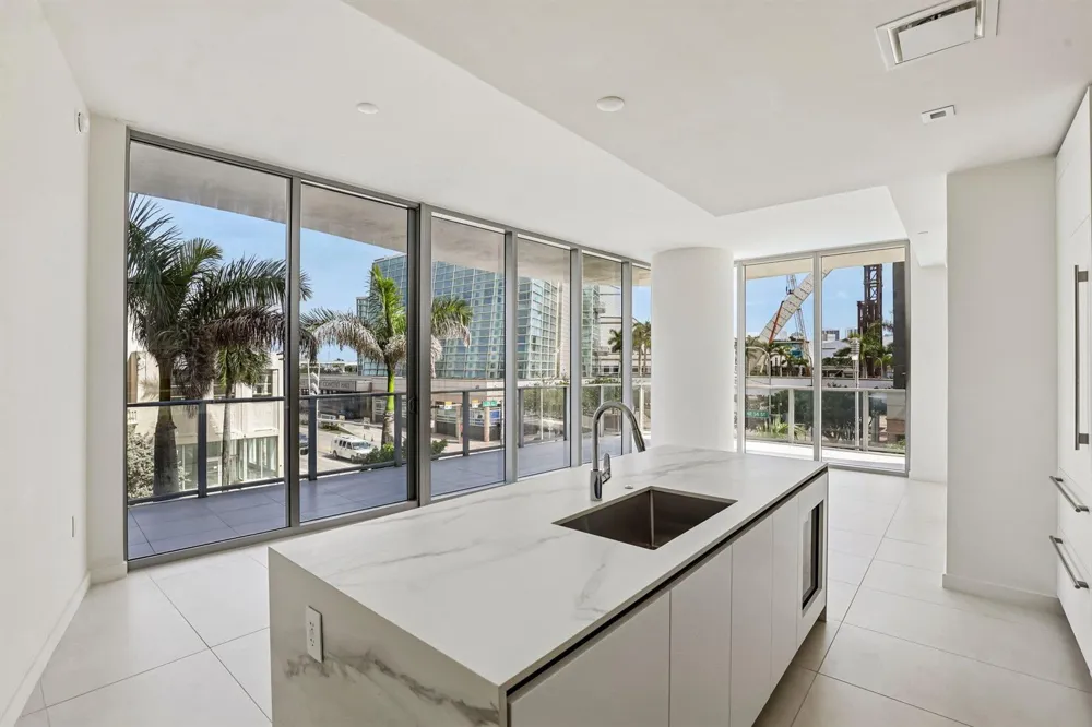 1400 BISCAYNE BOULEVARD #201 Miami, FL 33132
